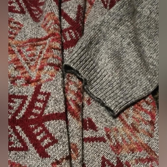 American Eagle Outfitters Women’s Aztec Print Cardigan Sweater Size 2XL EUC - Picture 4 of 6